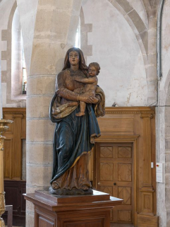Vierge à l'Enfant, de face. © Région Bourgogne-Franche-Comté, Inventaire du patrimoine Vierge à l'Enfant, de face. © Région Bourgogne-Franche-Comté, Inventaire du patrimoine