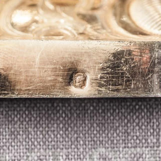 Poinçon sur la base. © Région Bourgogne-Franche-Comté, Inventaire du patrimoine