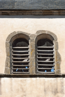 Clocher, détail de deux baies jumelées. © Région Bourgogne-Franche-Comté, Inventaire du patrimoine