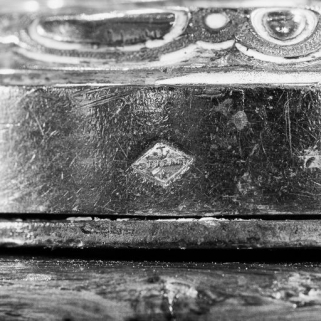 Détail du poinçon. © Région Bourgogne-Franche-Comté, Inventaire du patrimoine