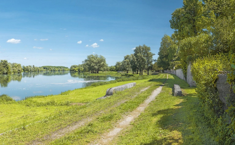 digue © Région Bourgogne-Franche-Comté, Inventaire du patrimoine  digue © Région Bourgogne-Franche-Comté, Inventaire du patrimoine