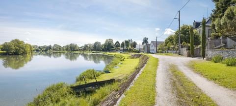 digue © Région Bourgogne-Franche-Comté, Inventaire du patrimoine  digue © Région Bourgogne-Franche-Comté, Inventaire du patrimoine