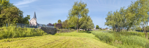 digue © Région Bourgogne-Franche-Comté, Inventaire du patrimoine  digue © Région Bourgogne-Franche-Comté, Inventaire du patrimoine