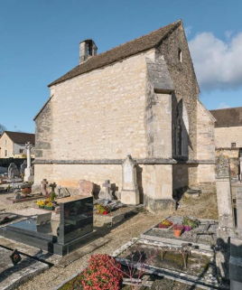 Vue d'ensemble de trois-quarts avec le chevet. © Région Bourgogne-Franche-Comté, Inventaire du patrimoine Vue d'ensemble de trois-quarts avec le chevet. © Région Bourgogne-Franche-Comté, Inventaire du patrimoine