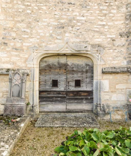 Détail du portail. © Région Bourgogne-Franche-Comté, Inventaire du patrimoine Détail du portail. © Région Bourgogne-Franche-Comté, Inventaire du patrimoine