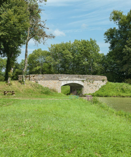 Vue d'ensemble du pont. © Région Bourgogne-Franche-Comté, Inventaire du patrimoine