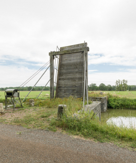 Vue du pont relevé. © Région Bourgogne-Franche-Comté, Inventaire du patrimoine