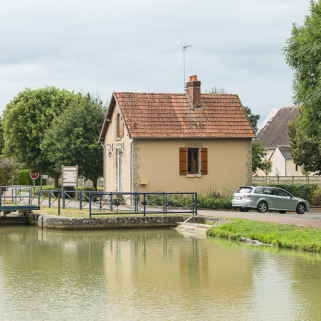 Vue de la maison éclusière. © Région Bourgogne-Franche-Comté, Inventaire du patrimoine