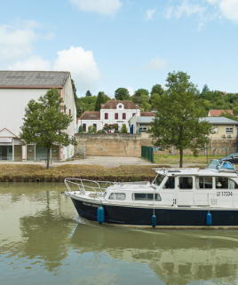 Vue de la gare et du canal. © Région Bourgogne-Franche-Comté, Inventaire du patrimoine