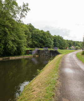 Vue du déversoir de superficie. © Région Bourgogne-Franche-Comté, Inventaire du patrimoine
