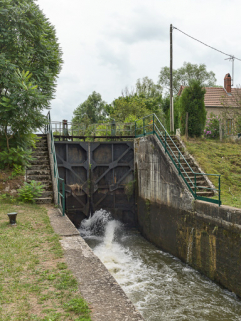 Vue des portes qui séparent les deux sas. © Région Bourgogne-Franche-Comté, Inventaire du patrimoine