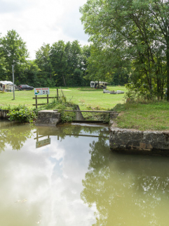 Vue du déversoir de superficie. © Région Bourgogne-Franche-Comté, Inventaire du patrimoine