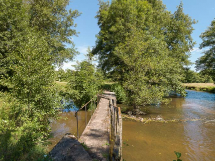 Vue de la prise d'eau et de la passerelle. © Région Bourgogne-Franche-Comté, Inventaire du patrimoine