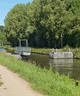 Vue d'ensemble de la passerelle. © Région Bourgogne-Franche-Comté, Inventaire du patrimoine
