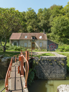 Vue de l'écluse et de la maison éclusière. © Région Bourgogne-Franche-Comté, Inventaire du patrimoine