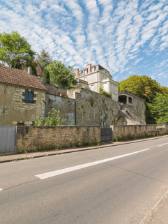 Vue du château. © Région Bourgogne-Franche-Comté, Inventaire du patrimoine