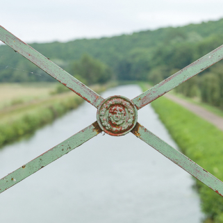 Détail du garde-corps. © Région Bourgogne-Franche-Comté, Inventaire du patrimoine