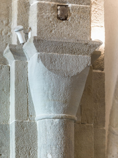Détail d'un chapiteau de la nef. © Région Bourgogne-Franche-Comté, Inventaire du patrimoine