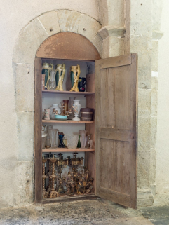 Nef, troisième travée, élévation sud, porte murée transformée en placard. © Région Bourgogne-Franche-Comté, Inventaire du patrimoine