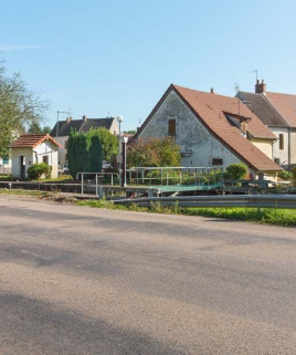 Vue rapprochée de l'écluse. © Région Bourgogne-Franche-Comté, Inventaire du patrimoine