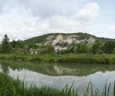 Vue d'ensemble depuis le chemin de halage. © Région Bourgogne-Franche-Comté, Inventaire du patrimoine