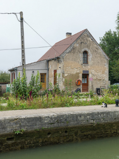 Vue de la maison éclusière. © Région Bourgogne-Franche-Comté, Inventaire du patrimoine
