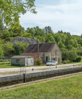 Vue de la maison éclusière. © Région Bourgogne-Franche-Comté, Inventaire du patrimoine