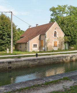 Vue de la maison éclusière. © Région Bourgogne-Franche-Comté, Inventaire du patrimoine