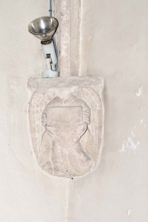 Culot représentant un ange portant un écu dans le choeur. © Région Bourgogne-Franche-Comté, Inventaire du patrimoine