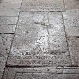 Dalle 2 : vue d'ensemble. © Région Bourgogne-Franche-Comté, Inventaire du patrimoine