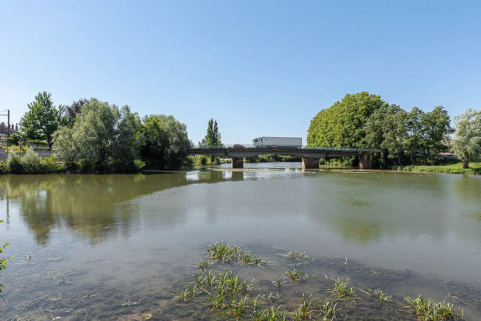 Vue générale du pont et du site. © Région Bourgogne-Franche-Comté, Inventaire du patrimoine