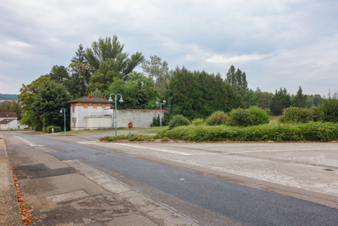 Vue du site avant la construction du nouvel établissement thermal (2018). © Région Bourgogne-Franche-Comté, Inventaire du patrimoine Vue du site avant la construction du nouvel établissement thermal (2018). © Région Bourgogne-Franche-Comté, Inventaire du patrimoine