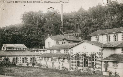 Construction d'une marquise devant le mur-pignon de la façade principale. © Région Bourgogne-Franche-Comté, Inventaire du patrimoine Construction d'une marquise devant le mur-pignon de la façade principale. © Région Bourgogne-Franche-Comté, Inventaire du patrimoine