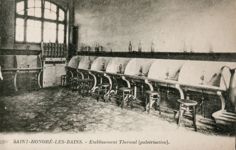 Salle de pulvérisation (vers 1906) à l'emplacement de la deuxième piscine. © Région Bourgogne-Franche-Comté, Inventaire du patrimoine Salle de pulvérisation (vers 1906) à l'emplacement de la deuxième piscine. © Région Bourgogne-Franche-Comté, Inventaire du patrimoine