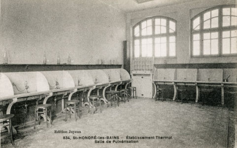 Salle de pulvérisation (vers 1906) à l'emplacement de la deuxième piscine. © Région Bourgogne-Franche-Comté, Inventaire du patrimoine Salle de pulvérisation (vers 1906) à l'emplacement de la deuxième piscine. © Région Bourgogne-Franche-Comté, Inventaire du patrimoine