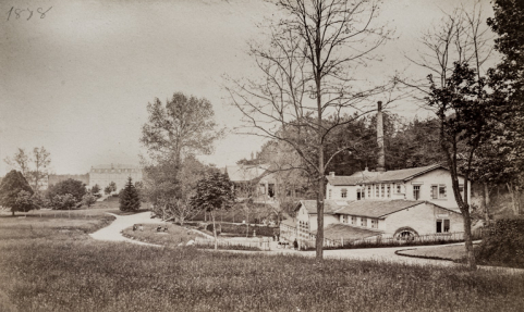 Façade principale, état en 1878. © Région Bourgogne-Franche-Comté, Inventaire du patrimoine Façade principale, état en 1878. © Région Bourgogne-Franche-Comté, Inventaire du patrimoine