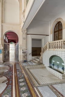 Hall des sources, vue d'ensemble vers le nord-est. © Région Bourgogne-Franche-Comté, Inventaire du patrimoine Hall des sources, vue d'ensemble vers le nord-est. © Région Bourgogne-Franche-Comté, Inventaire du patrimoine