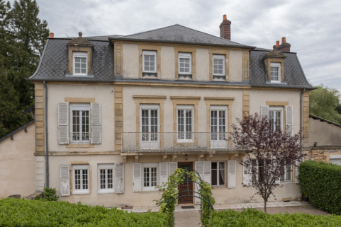 Façade côté rue. © Région Bourgogne-Franche-Comté, Inventaire du patrimoine Façade côté rue. © Région Bourgogne-Franche-Comté, Inventaire du patrimoine