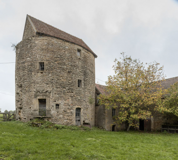 ensemble castral © Région Bourgogne-Franche-Comté, Inventaire du patrimoine ensemble castral © Région Bourgogne-Franche-Comté, Inventaire du patrimoine
