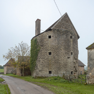 ensemble castral © Région Bourgogne-Franche-Comté, Inventaire du patrimoine ensemble castral © Région Bourgogne-Franche-Comté, Inventaire du patrimoine
