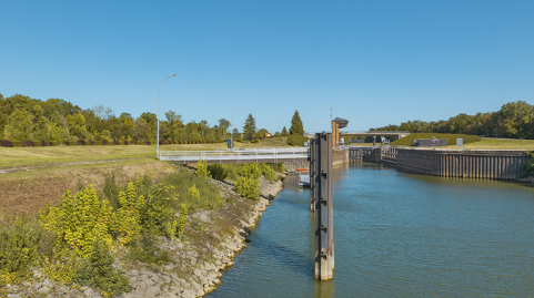 Le site vu d'aval. © Région Bourgogne-Franche-Comté, Inventaire du patrimoine Le site vu d'aval. © Région Bourgogne-Franche-Comté, Inventaire du patrimoine