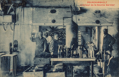 usine de mise en bouteilles des eaux minérales © Région Bourgogne-Franche-Comté, Inventaire du patrimoine usine de mise en bouteilles des eaux minérales © Région Bourgogne-Franche-Comté, Inventaire du patrimoine