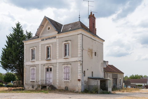 usine de mise en bouteilles des eaux minérales © Région Bourgogne-Franche-Comté, Inventaire du patrimoine usine de mise en bouteilles des eaux minérales © Région Bourgogne-Franche-Comté, Inventaire du patrimoine