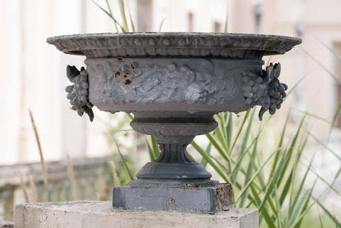 pot à plantes © Région Bourgogne-Franche-Comté, Inventaire du patrimoine pot à plantes © Région Bourgogne-Franche-Comté, Inventaire du patrimoine