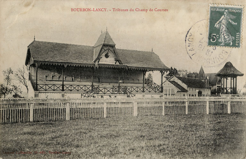 hippodrome tribune du public © Région Bourgogne-Franche-Comté, Inventaire du patrimoine  hippodrome tribune du public © Région Bourgogne-Franche-Comté, Inventaire du patrimoine
