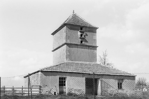 pigeonnier © Archives départementales de Saône-et-Loire pigeonnier © Archives départementales de Saône-et-Loire