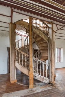 escalier © Région Bourgogne-Franche-Comté, Inventaire du patrimoine  escalier © Région Bourgogne-Franche-Comté, Inventaire du patrimoine