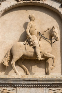 haut-relief © Région Bourgogne-Franche-Comté, Inventaire du patrimoine  haut-relief © Région Bourgogne-Franche-Comté, Inventaire du patrimoine