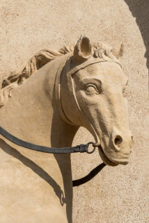 haut-relief © Région Bourgogne-Franche-Comté, Inventaire du patrimoine  haut-relief © Région Bourgogne-Franche-Comté, Inventaire du patrimoine