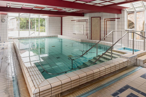 établissement thermal piscine © Région Bourgogne-Franche-Comté, Inventaire du patrimoine  établissement thermal piscine © Région Bourgogne-Franche-Comté, Inventaire du patrimoine